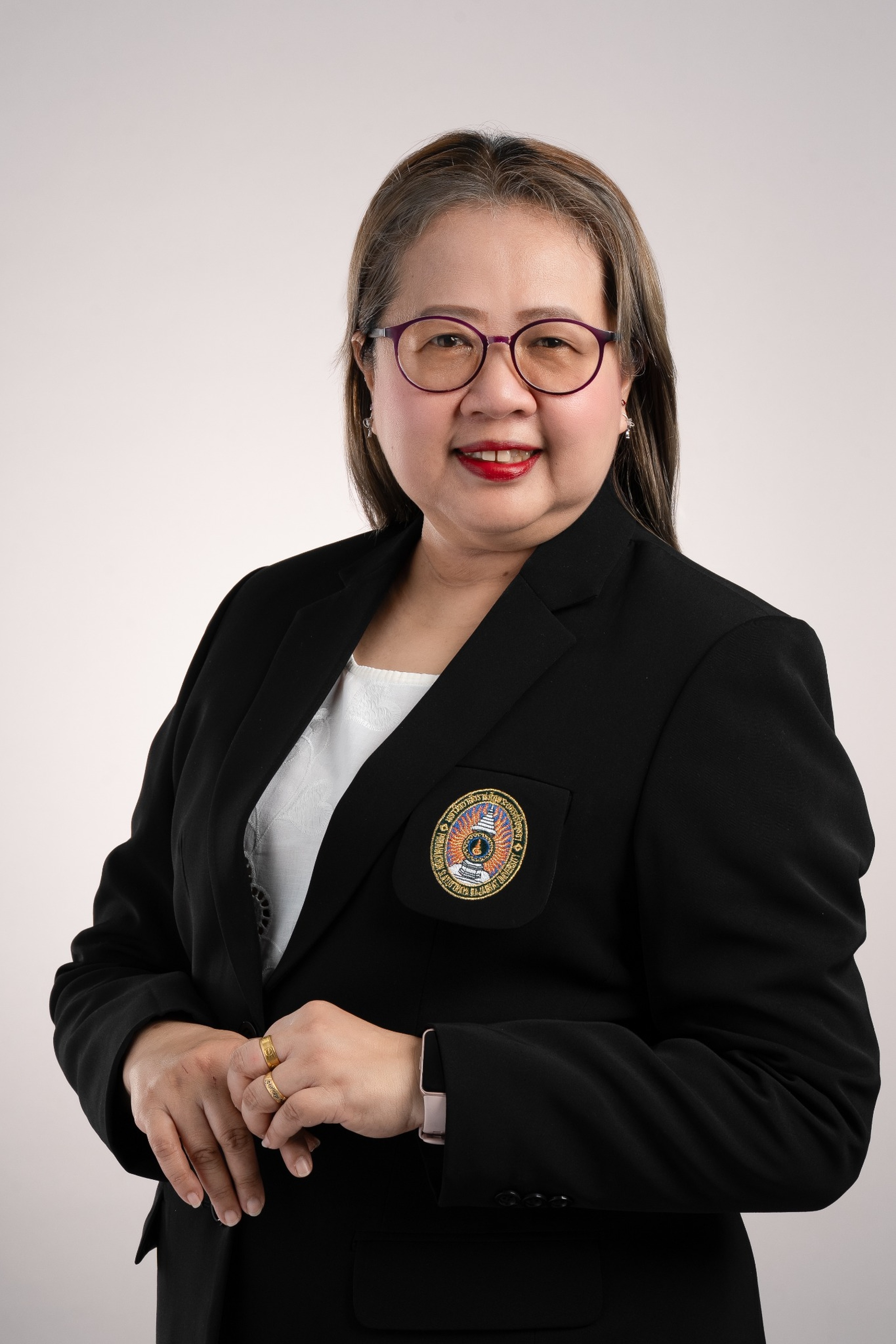 นางสาวรัชดา วงศ์ณศรี